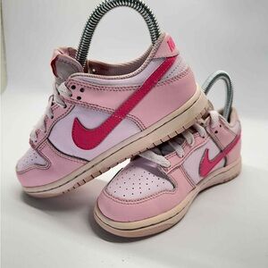 Nike Pink Sneakers Low-Top Classic Design